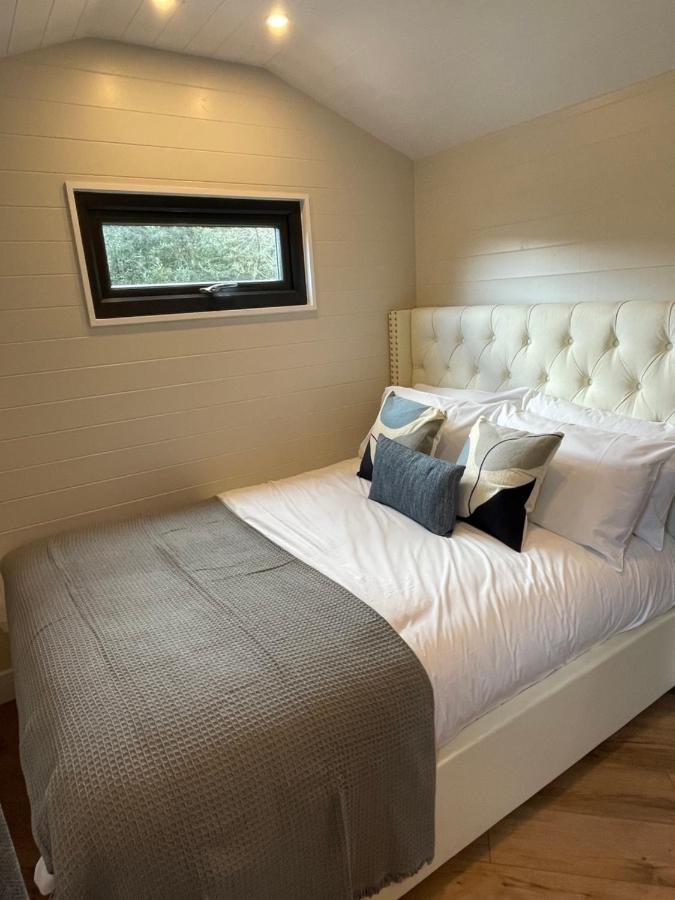 Dee Lodge With Private Hot Tub Llangollen Exterior foto